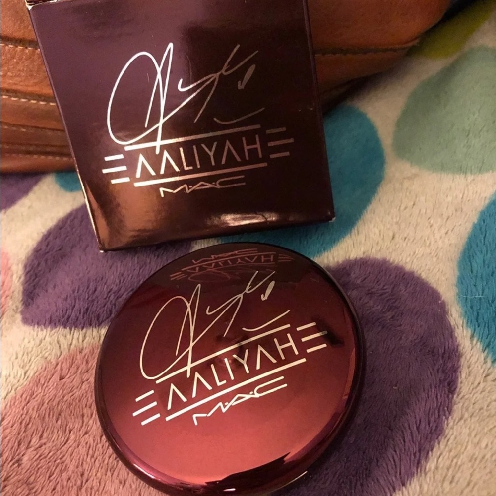 Mac Aaliyah bronzing powder baby girl LIMITED